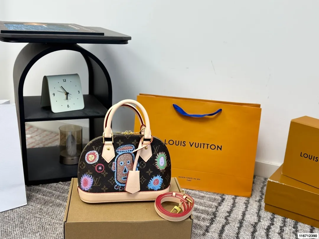 P150配折叠盒⚠️尺寸24*17 LV 贝壳包 又甜又酷 一整个爱住 百搭时尚 颜值超高