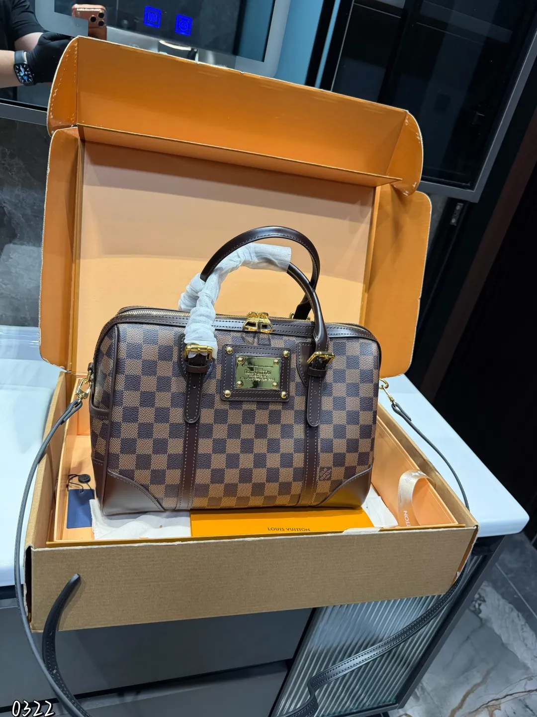 ❤️P200(礼盒包装)❤️ LV枕头包 日常最推荐 手提/斜挎/单肩更舒服 尺寸32 21cm