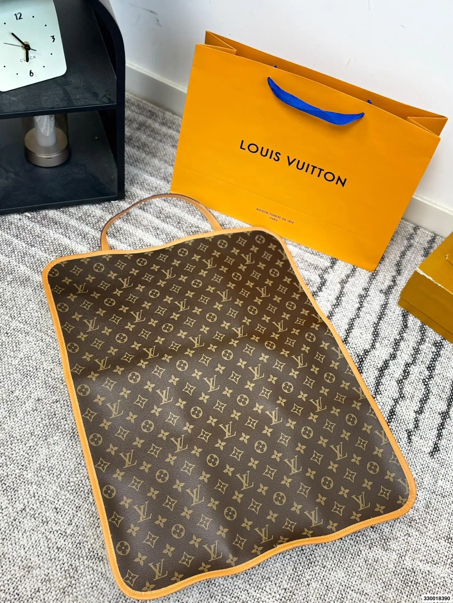 p150 尺寸46×59折叠盒飞机盒 Lv 收纳袋 非常具有设计感 简约又精致,细节满满