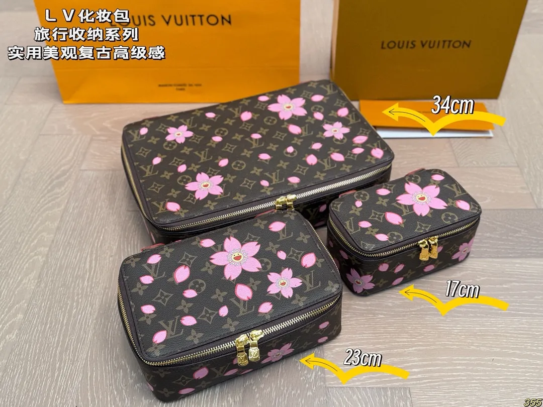 ¥135/¥125/¥115 LV 化妆包 LV旅行收纳系列 实用 真的很美很喜欢!实用、美观、耐造、出去旅游看了心情也会好好 尺寸:34 22 8/23 14 8/17 10 8