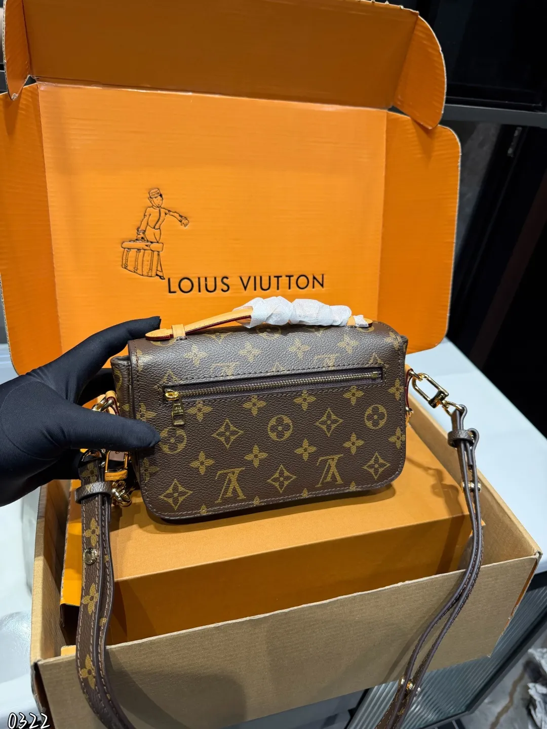 ❤️P195(礼盒包装)❤️ Lv新款邮差包 爆款到不能更爆的邮差包 METIS手袋 非常高级 皮料软硬刚好,尺寸:20 15