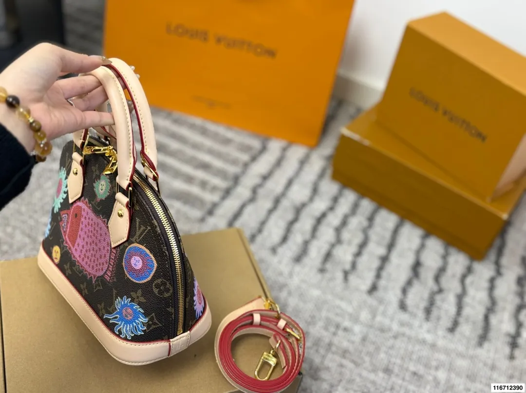 P150配折叠盒⚠️尺寸24*17 LV 贝壳包 又甜又酷 一整个爱住 百搭时尚 颜值超高