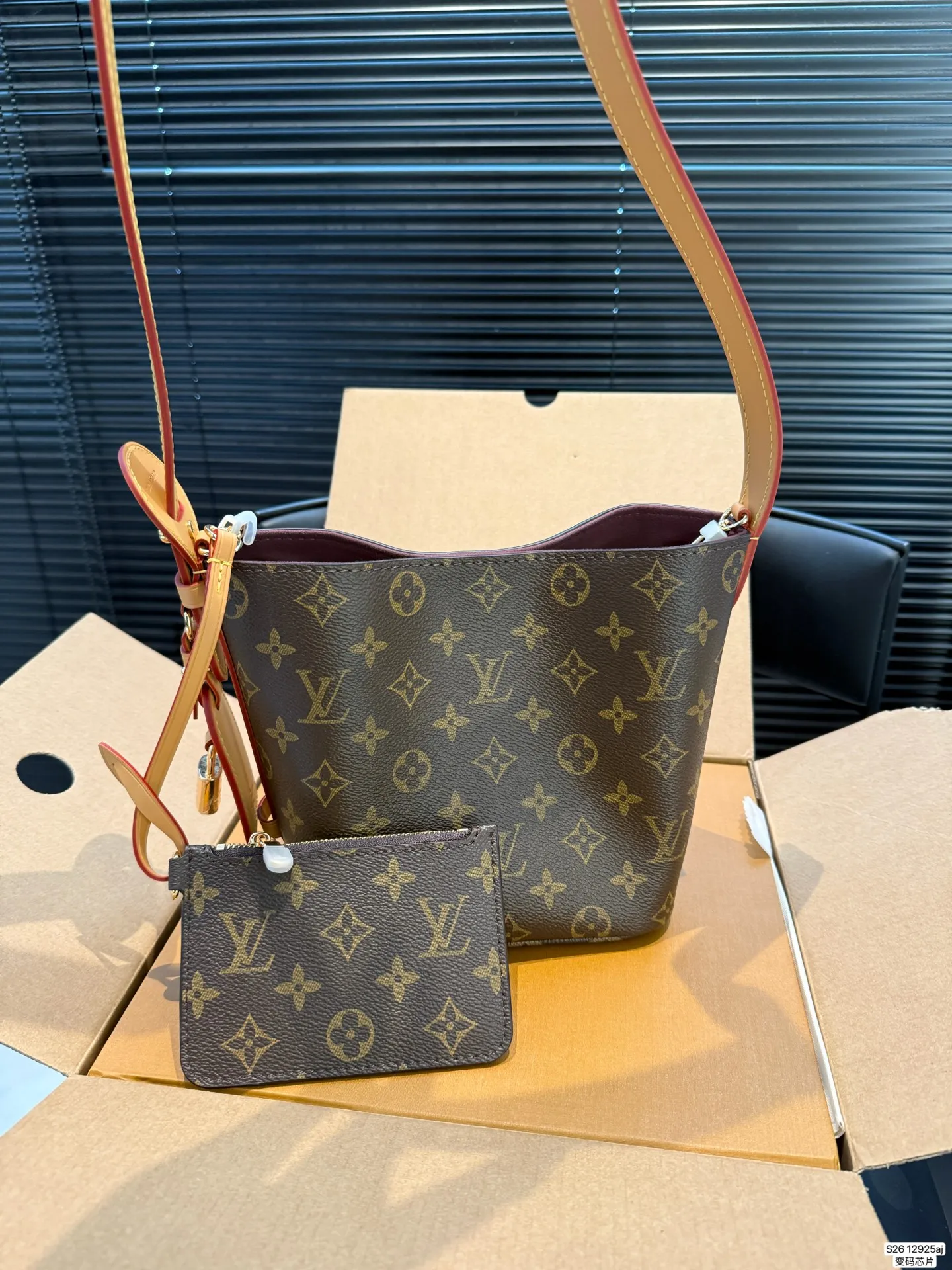 P180 芯片版本 配飞机盒折叠盒子 盲猜这次LV上新黑马是ALL IN BB Lv水桶 LV尤物! 尺寸:16 18 货号12925