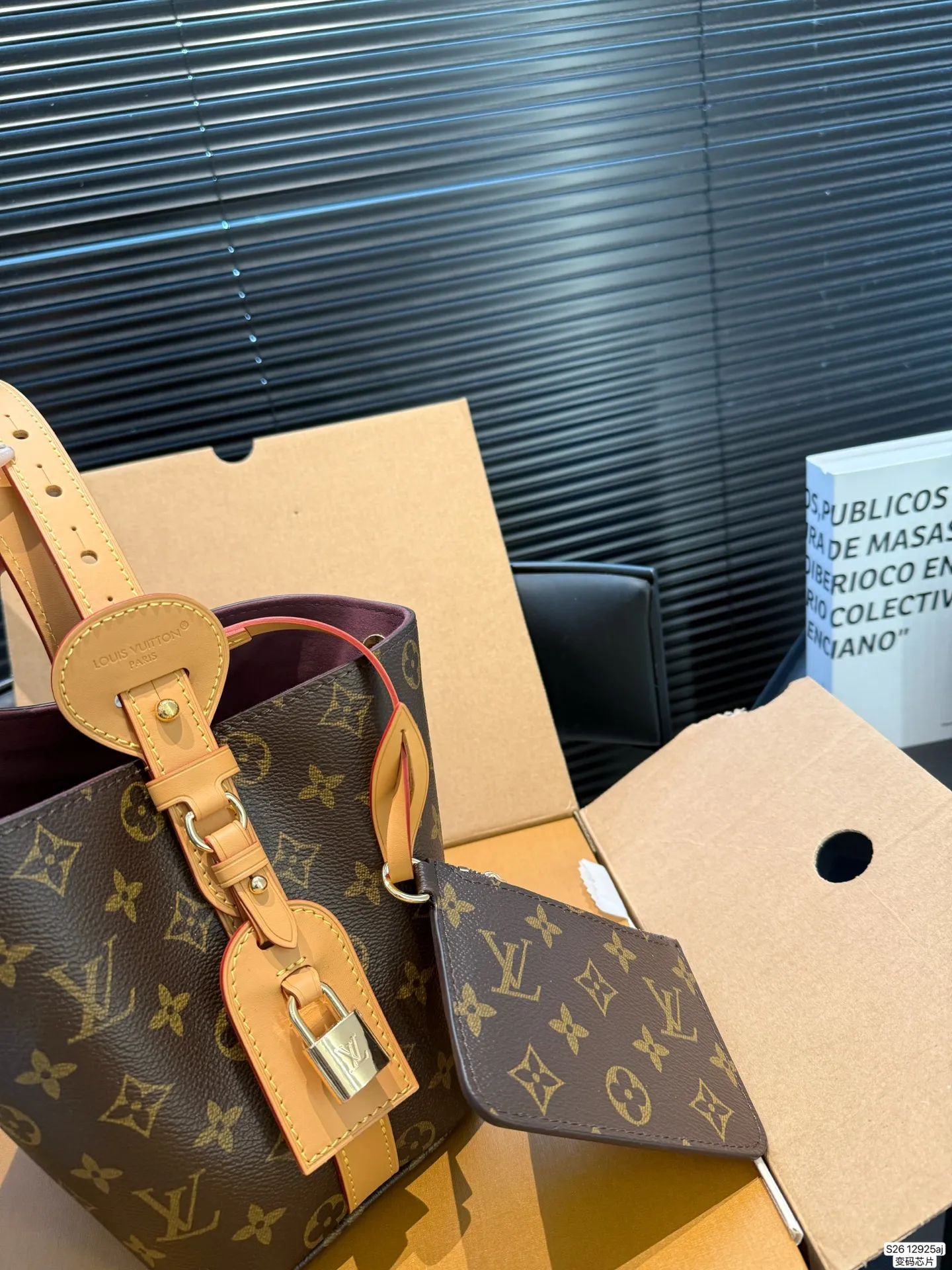 P180 芯片版本 配飞机盒折叠盒子 盲猜这次LV上新黑马是ALL IN BB Lv水桶 LV尤物! 尺寸:16 18 货号12925