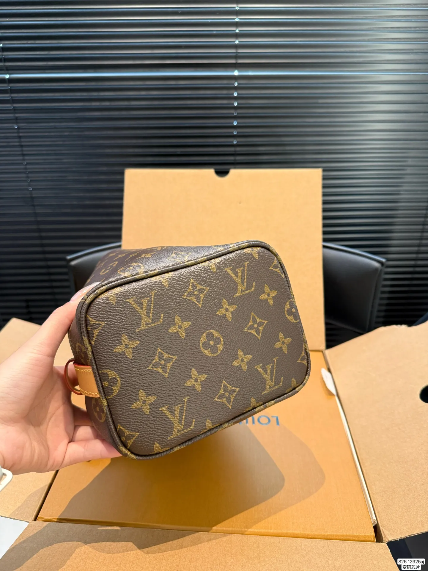 P180 芯片版本 配飞机盒折叠盒子 盲猜这次LV上新黑马是ALL IN BB Lv水桶 LV尤物! 尺寸:16 18 货号12925
