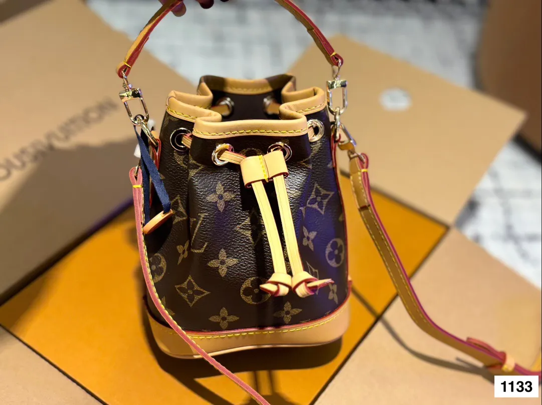 P150 size：13*16cm L家 新款nano 水桶包 noe 水桶包 超可爱！ 老花ydds！ 快入！快入！ 真的爱啦！因为是真的好搭！