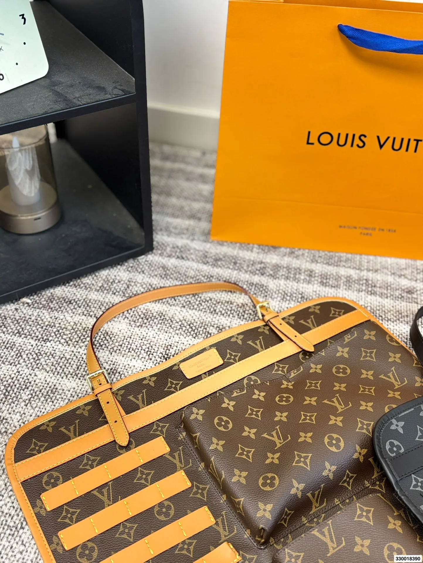 p150 尺寸46×59折叠盒飞机盒 Lv 收纳袋 非常具有设计感 简约又精致,细节满满