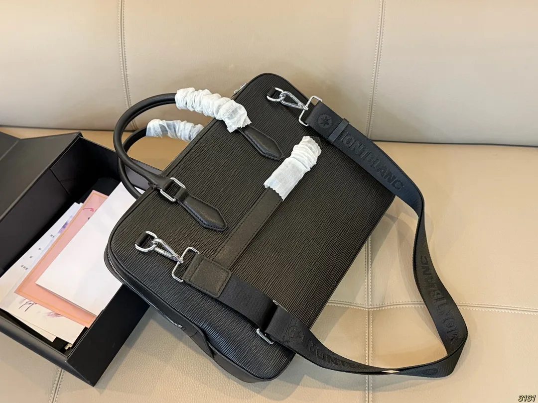 ¥310 万宝龙Montblanc 经典公文包💼 适合上班族 出差必备 商务风 超高性价比男包 尺寸 38 28