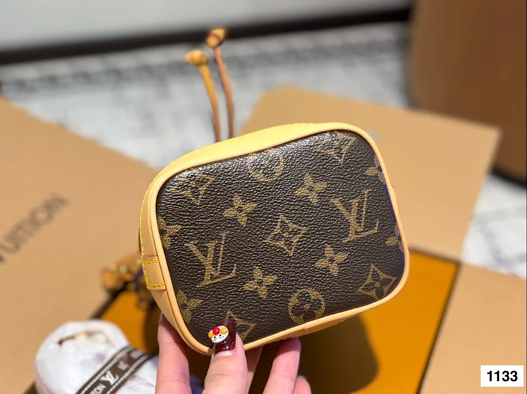 P150 size：13*16cm L家 新款nano 水桶包 noe 水桶包 超可爱！ 老花ydds！ 快入！快入！ 真的爱啦！因为是真的好搭！