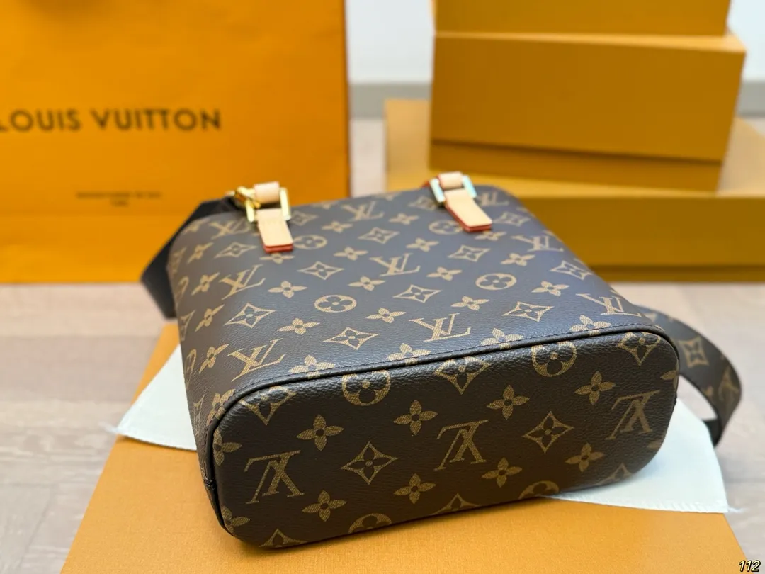 原单&yen;195飞机盒 升级版全钢五金 专柜同步163变码芯片 LV薇薇安水桶包 妥妥宝藏中古包包 可爱飒酷女孩必备 叫人无法抗拒 尺寸21 21