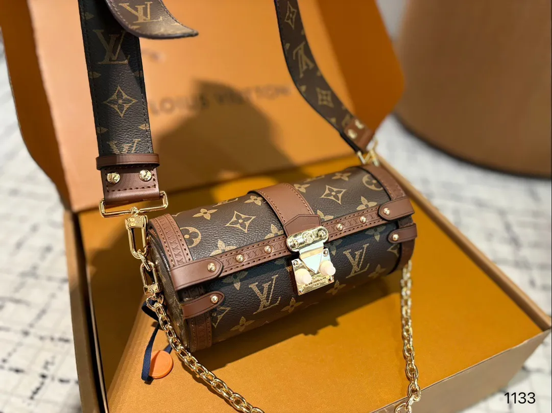 P205配折叠盒 尺寸20.10cm LV 芭比龙 全钢五金牛皮版本 颜值高 日常出街首选 任何搭配都能够轻松驾驭 时尚潮流