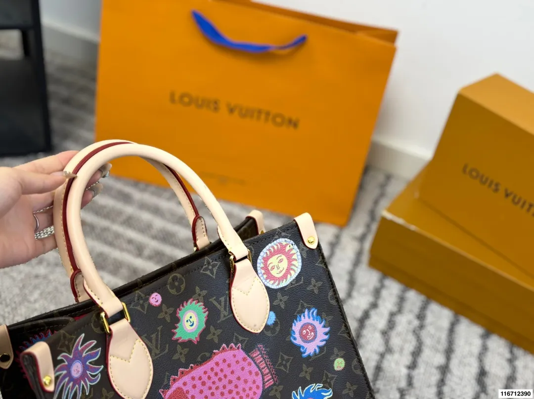 p150 无盒 LV丛林辣妈包onthego 颜值真的超级超级高 时尚感直接拉满 可爱的女孩永远的yyds 尺寸 :32 26