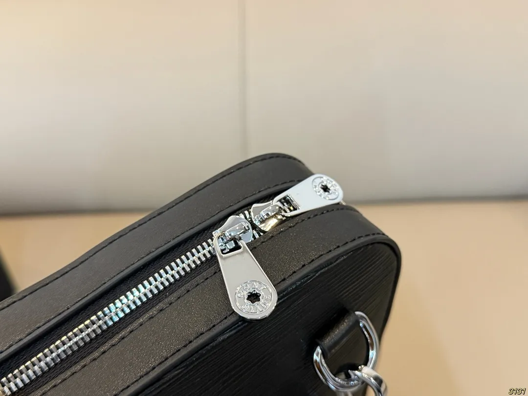 ¥310 万宝龙Montblanc 经典公文包💼 适合上班族 出差必备 商务风 超高性价比男包 尺寸 38 28