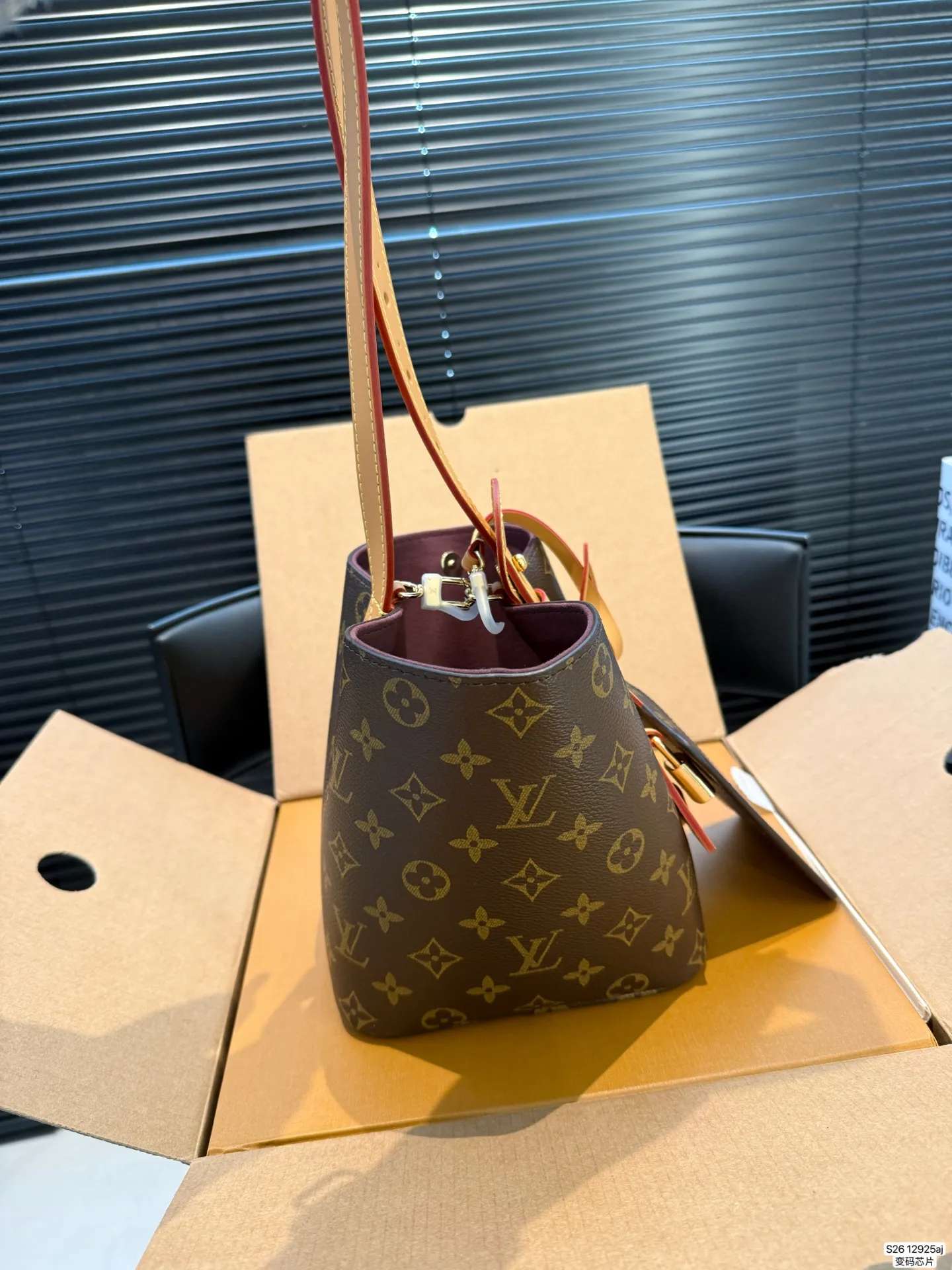 P180 芯片版本 配飞机盒折叠盒子 盲猜这次LV上新黑马是ALL IN BB Lv水桶 LV尤物! 尺寸：16 18 货号12925