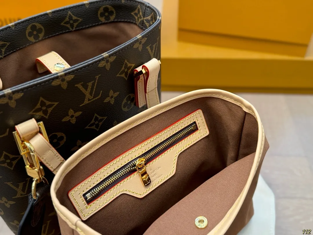 原单&yen;195飞机盒 升级版全钢五金 专柜同步163变码芯片 LV薇薇安水桶包 妥妥宝藏中古包包 可爱飒酷女孩必备 叫人无法抗拒 尺寸21 21