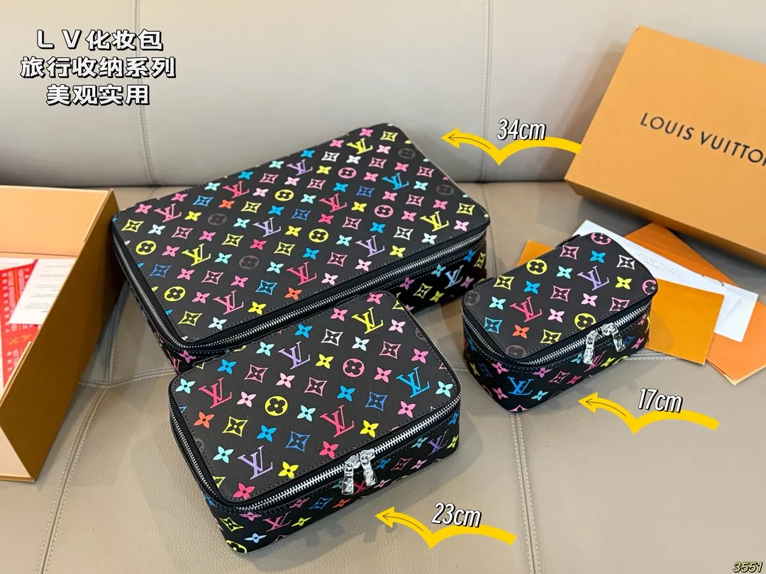 &yen;130/&yen;120/&yen;110 LV 化妆包 LV旅行收纳系列 实用 真的很美很喜欢！实用、美观、耐造、出去旅游看了心情也会好好 尺寸：34 22 8/23 14 8/17 10 8