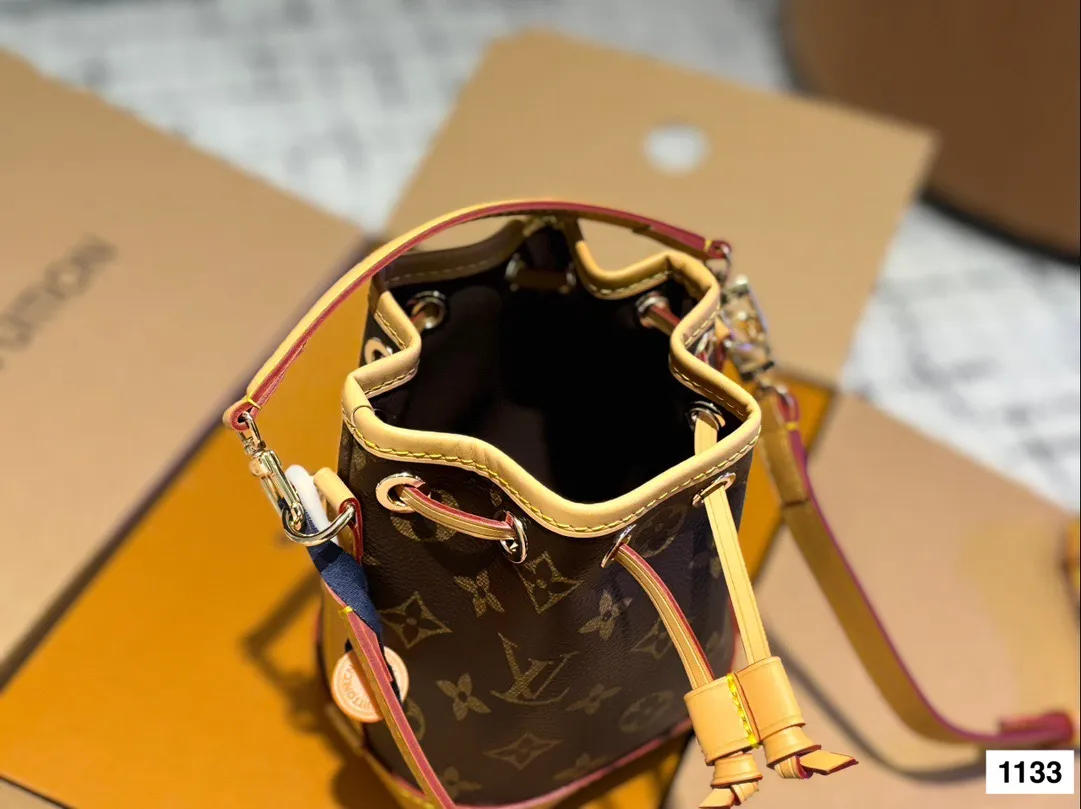 P150 size：13*16cm L家 新款nano 水桶包 noe 水桶包 超可爱！ 老花ydds！ 快入！快入！ 真的爱啦！因为是真的好搭！