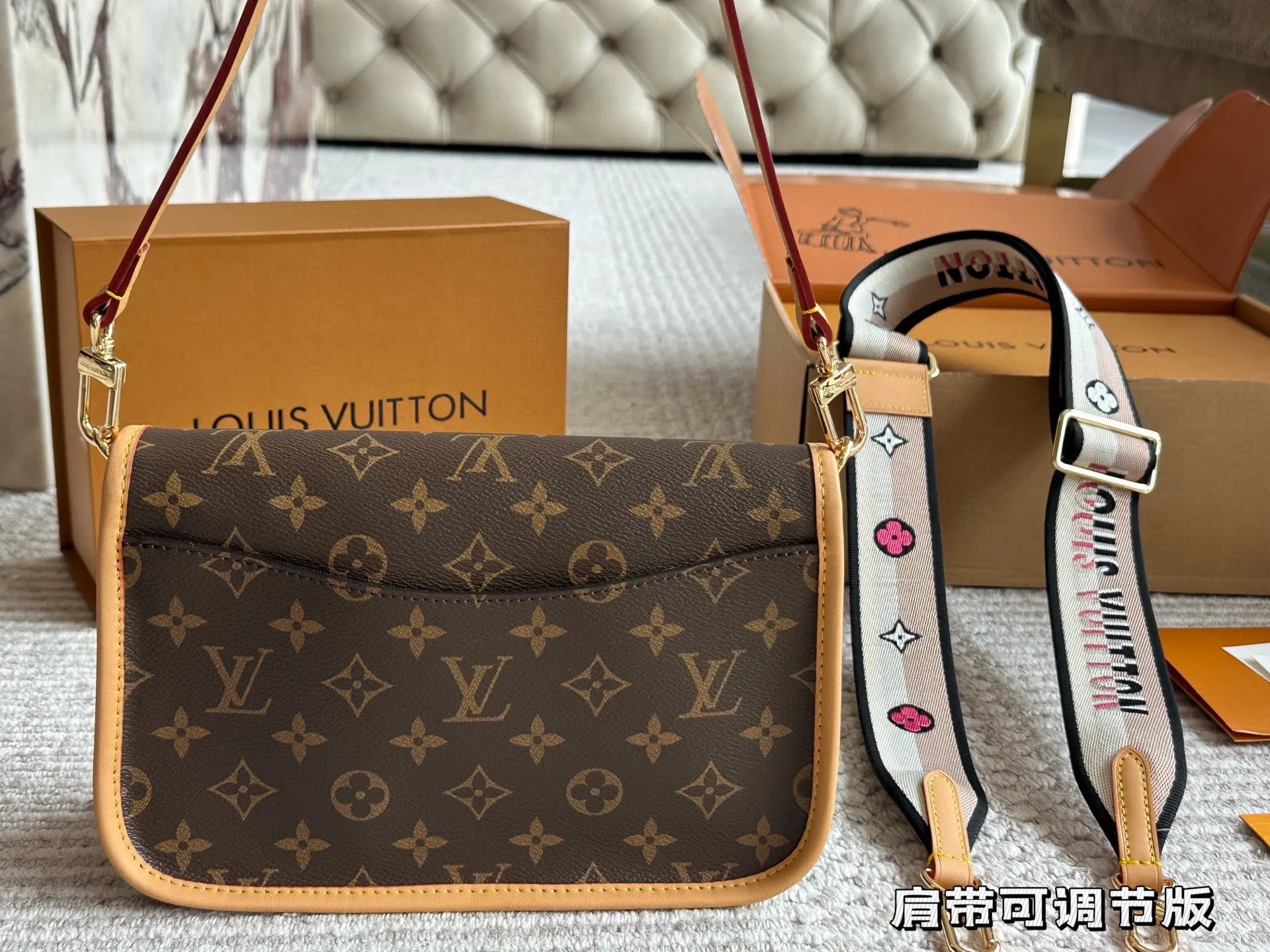 p190 原单顶级 !Lv法棍包穿搭也太好看了吧 无滤镜的上身实拍先 自从speedy20开始就种草了这个系列然后又特别喜欢 双肩带的配置让复古的气质中又带着时尚感搭配起来毫不违和并且肩带可以分开使用四舍五入等于两个包包hhh并且这款融合了|v家所有的爆款元素简直就是将流量密码集合于此必的 容量超级大并且不会有臃肿感我出门门]必备的全都放里， 面了还没装满26cm