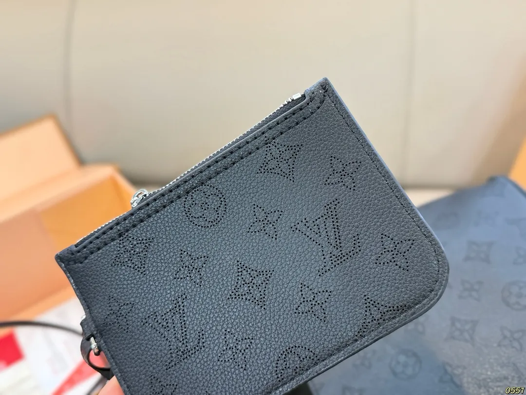 ¥220 Lv菜篮子托特包 高颜值 潮酷 时尚女孩必入 适合日常 通勤 出街 尺寸20 20