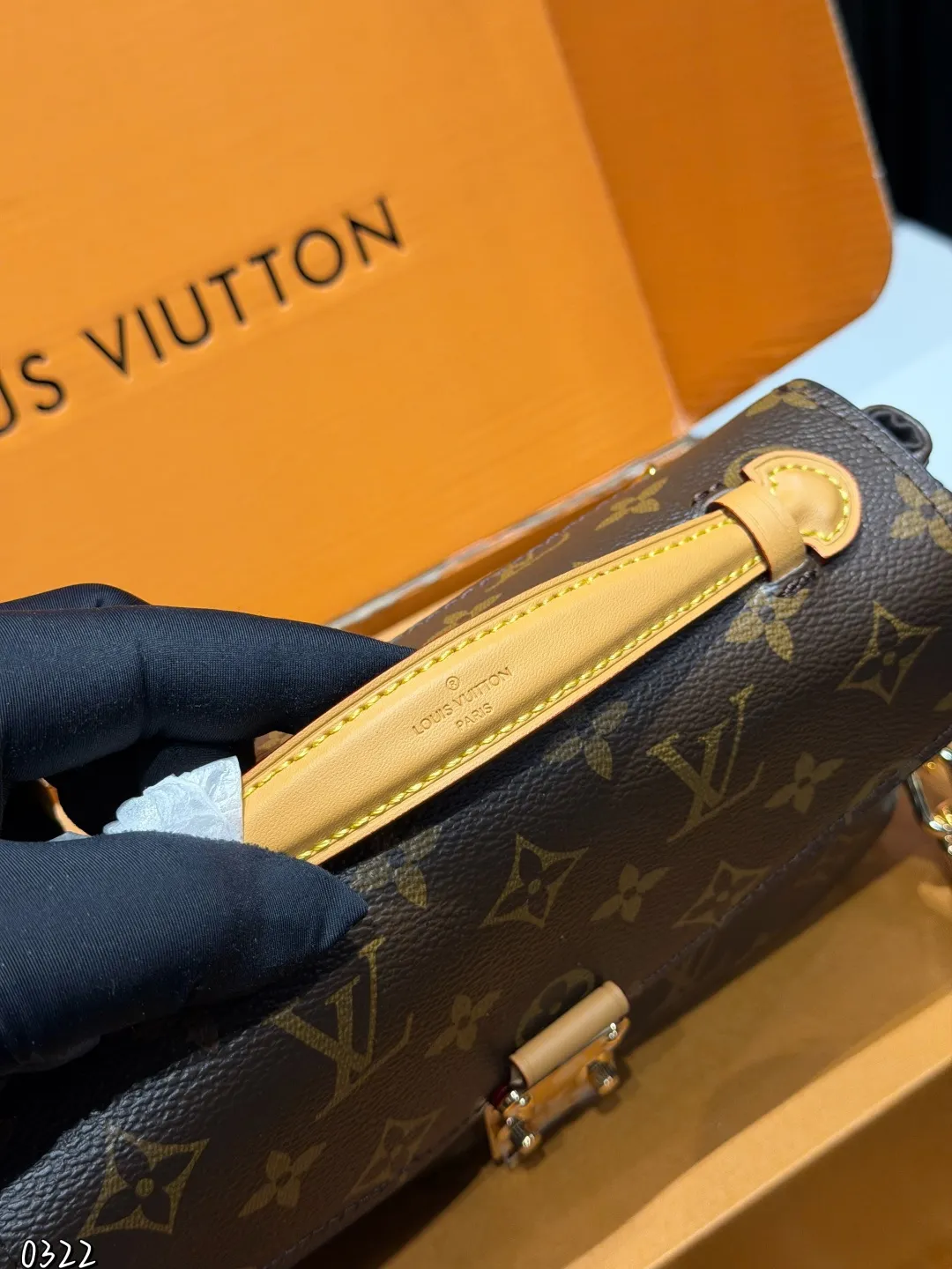 ❤️P195（礼盒包装）❤️ Lv新款邮差包 爆款到不能更爆的邮差包 METIS手袋 非常高级 皮料软硬刚好，尺寸：20 15