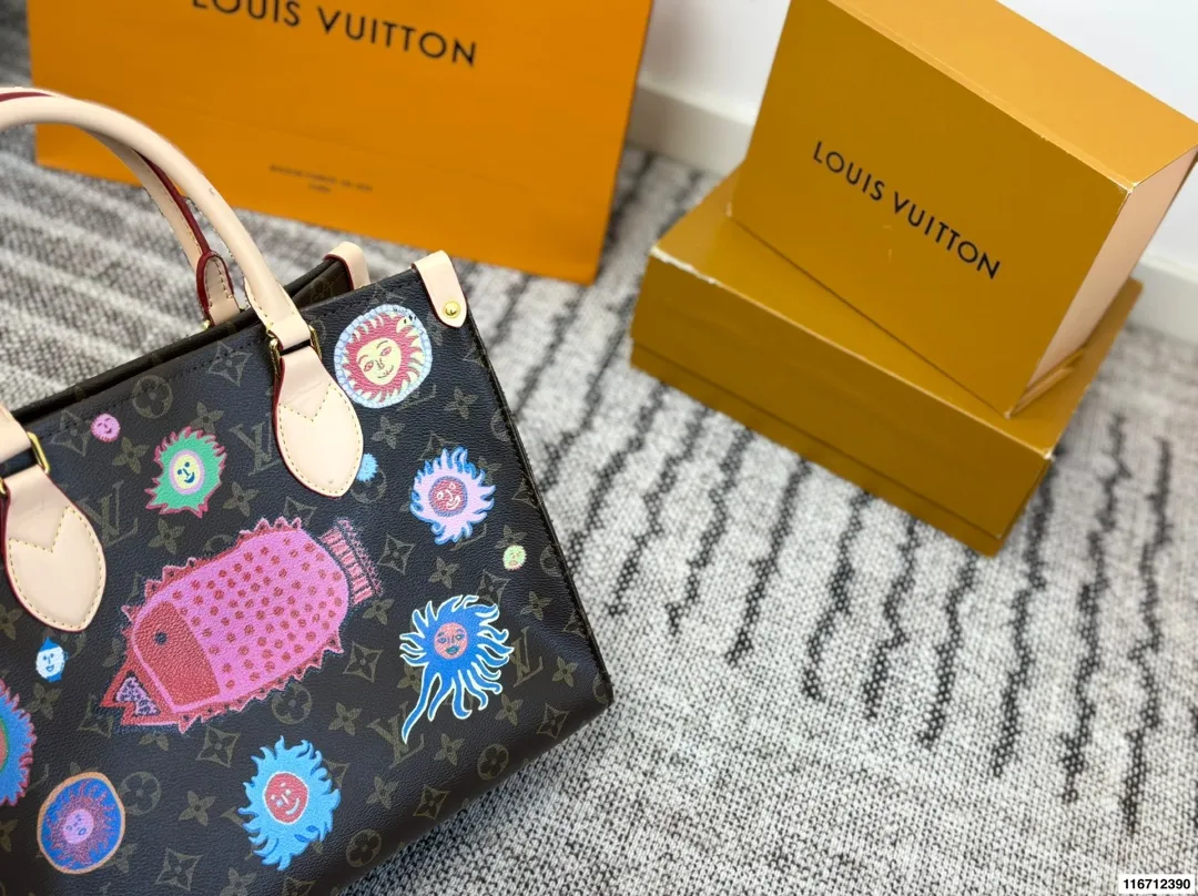 p150 无盒 LV丛林辣妈包onthego 颜值真的超级超级高 时尚感直接拉满 可爱的女孩永远的yyds 尺寸 :32 26