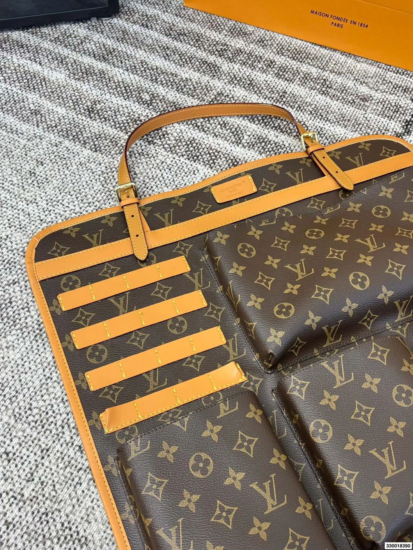 p150 尺寸46×59折叠盒飞机盒 Lv 收纳袋 非常具有设计感 简约又精致,细节满满