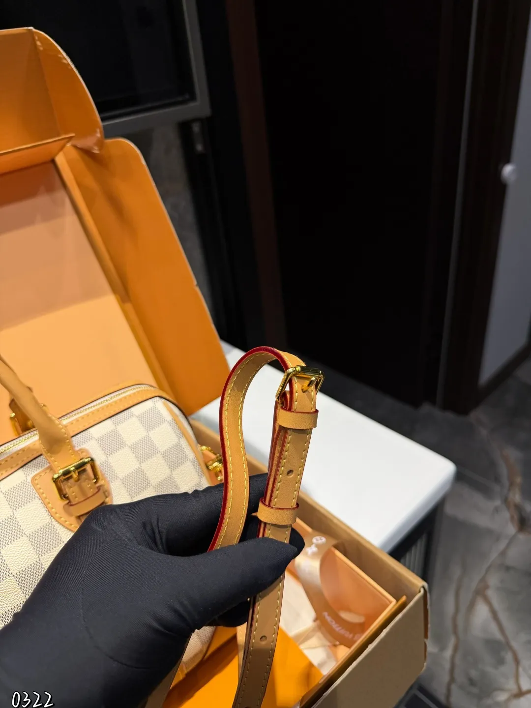 ❤️P200(礼盒包装)❤️ LV枕头包 日常最推荐 手提/斜挎/单肩更舒服 尺寸32 21cm