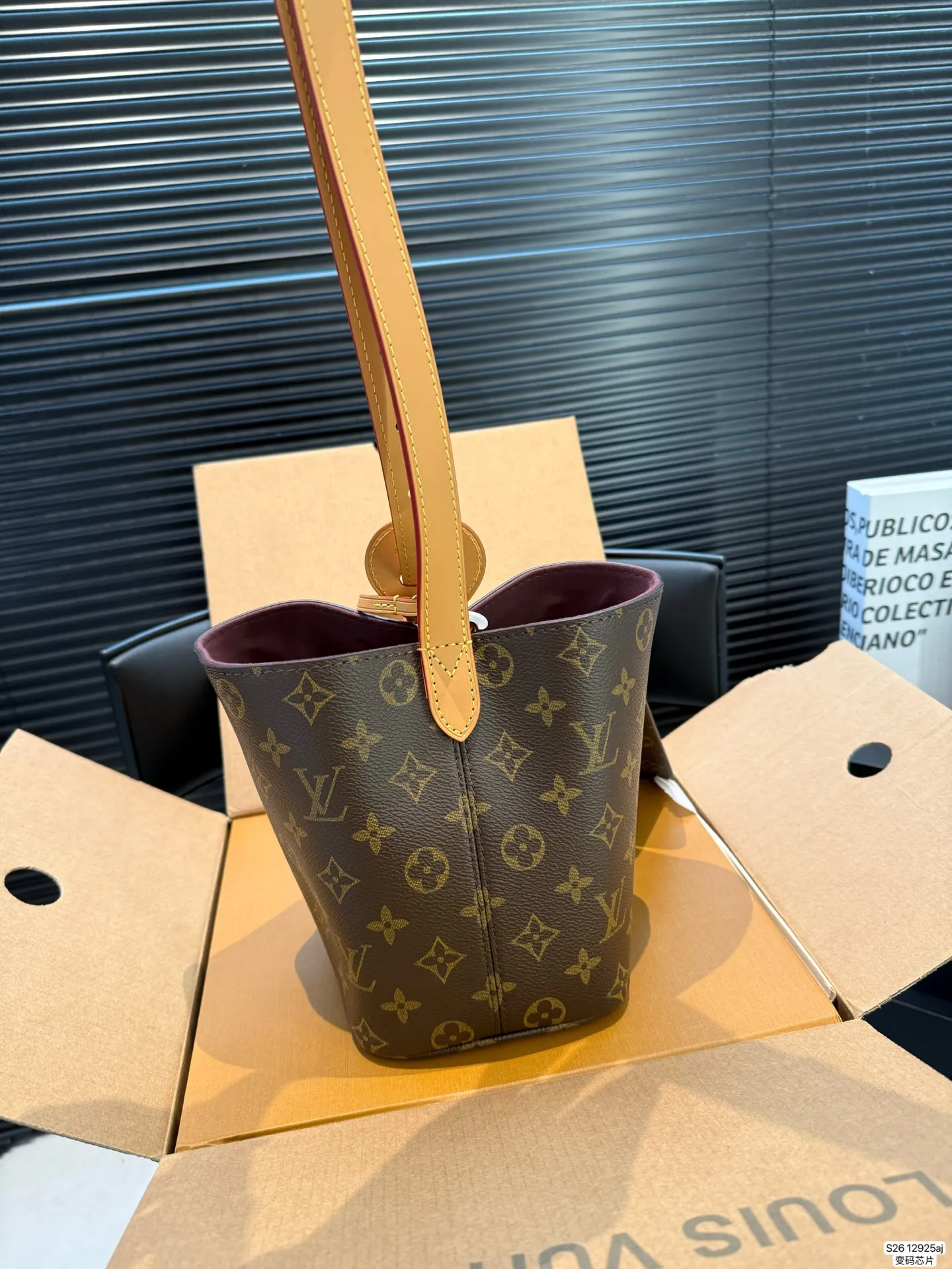 P180 芯片版本 配飞机盒折叠盒子 盲猜这次LV上新黑马是ALL IN BB Lv水桶 LV尤物! 尺寸:16 18 货号12925