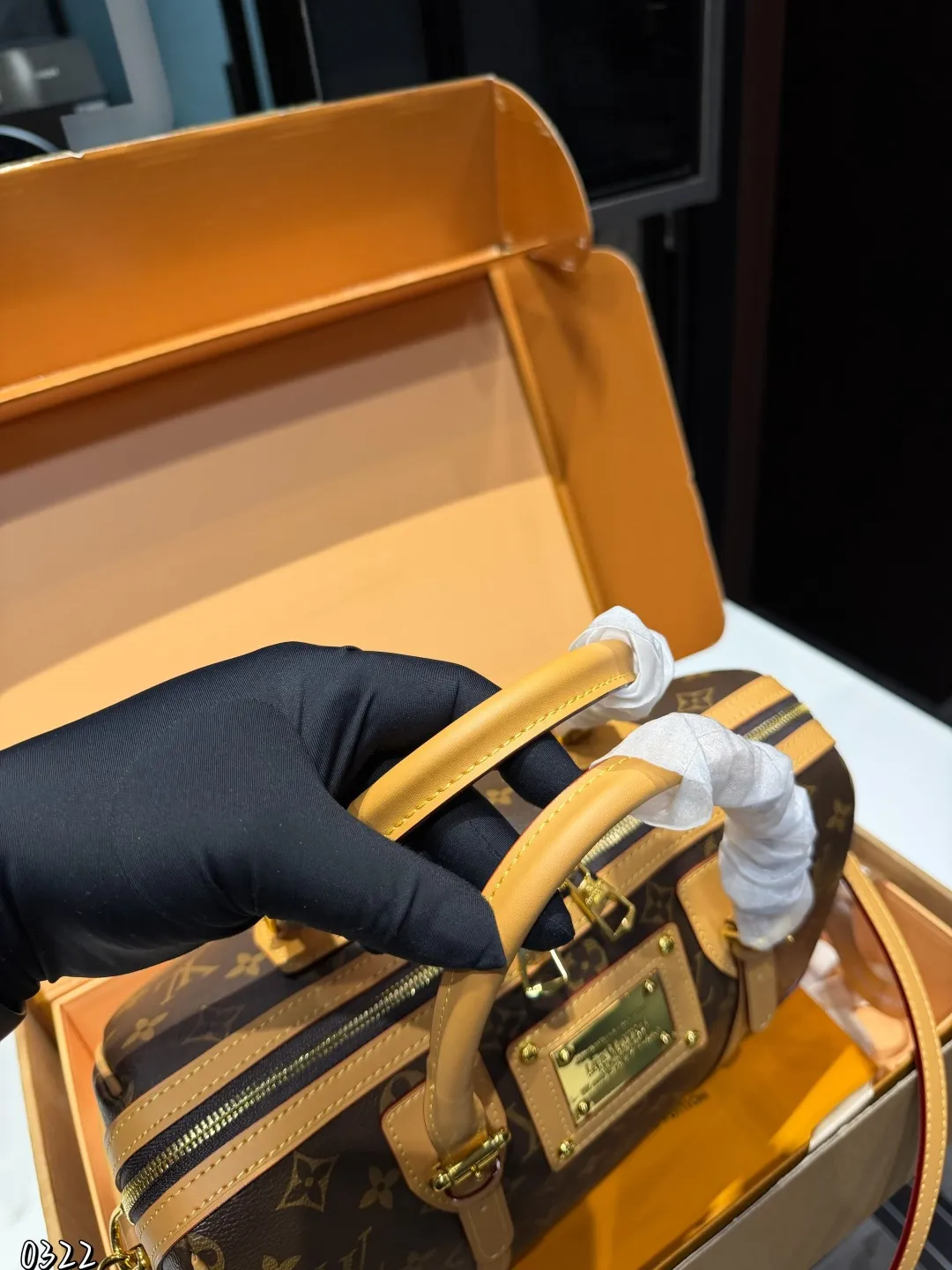 ❤️P200(礼盒包装)❤️ LV枕头包 日常最推荐 手提/斜挎/单肩更舒服 尺寸32 21cm