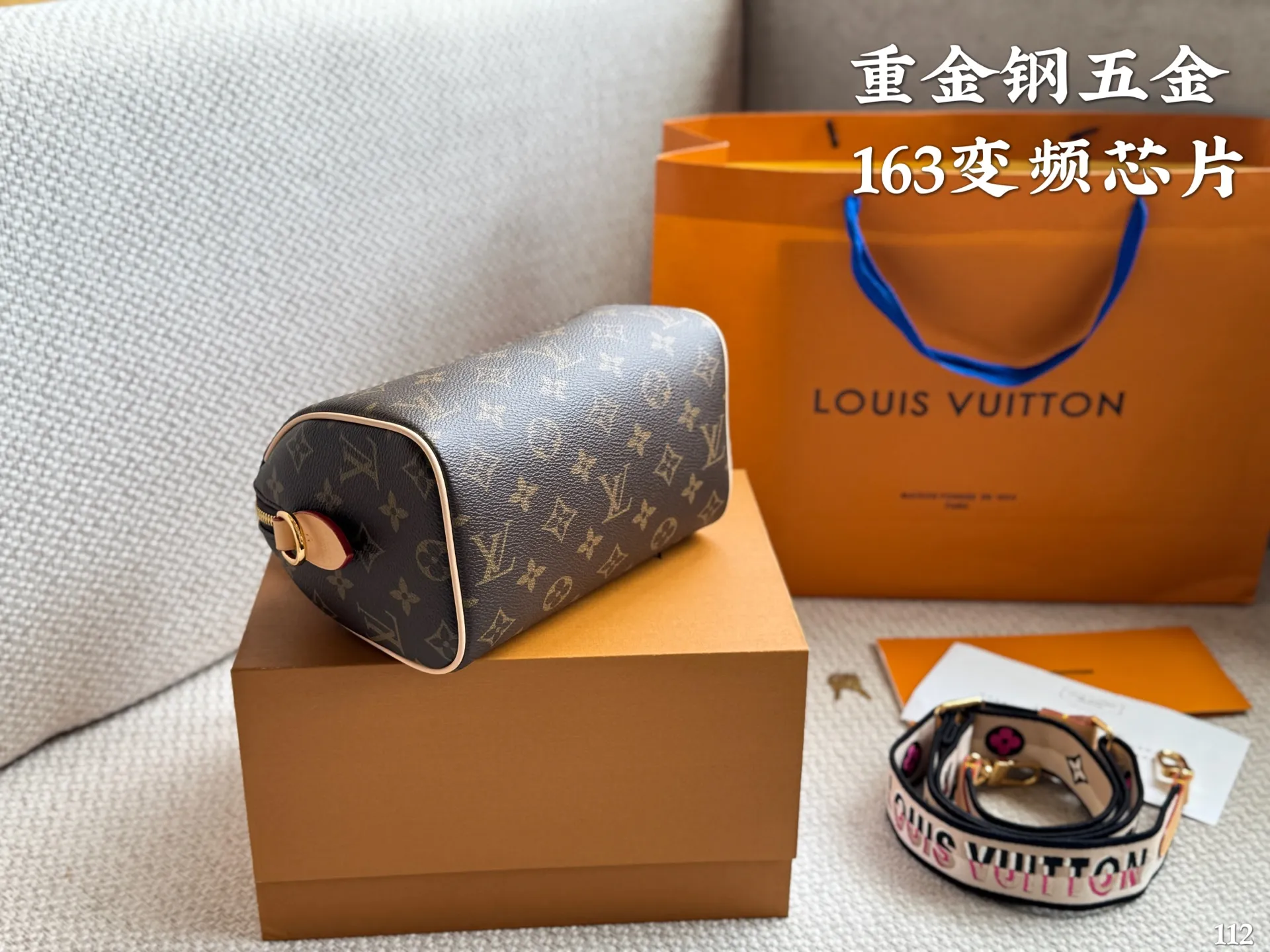 p215 重金钢五金 163变频芯片 LV Speedy 20枕头包 LV 新款系列 city keepal手袋,全网首发 LV Speedy nano 枕头包这款Retiro 手袋以标志性 经典永恒。优雅低调的外形设计和宽敞的包身更加入了实用性 尺寸20 15cm
