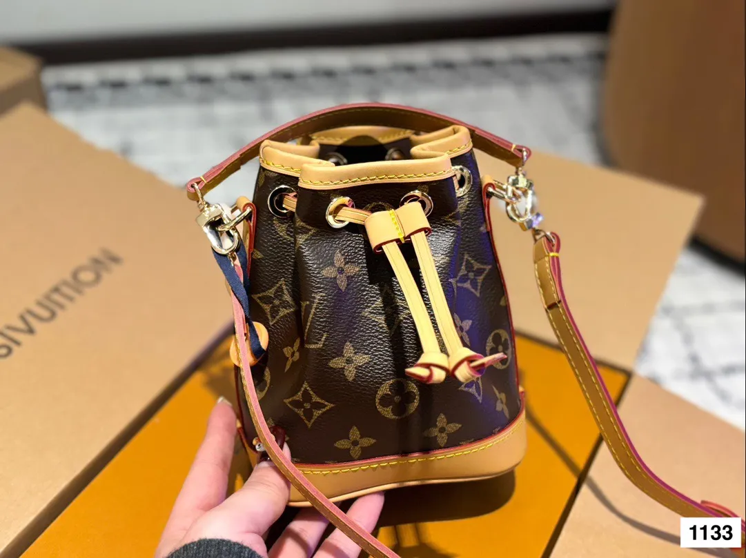 P150 size:13*16cm L家 新款nano 水桶包 noe 水桶包 超可爱! 老花ydds! 快入!快入! 真的爱啦!因为是真的好搭!