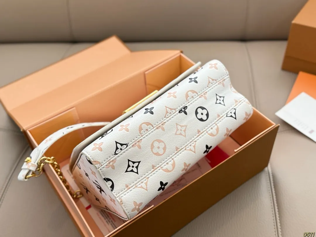 ¥145折叠盒 原版五金带logo LVTwist新款包包 复古优雅 永远的经典 正式休闲皆可 日常通勤无压力 尺寸:23 16