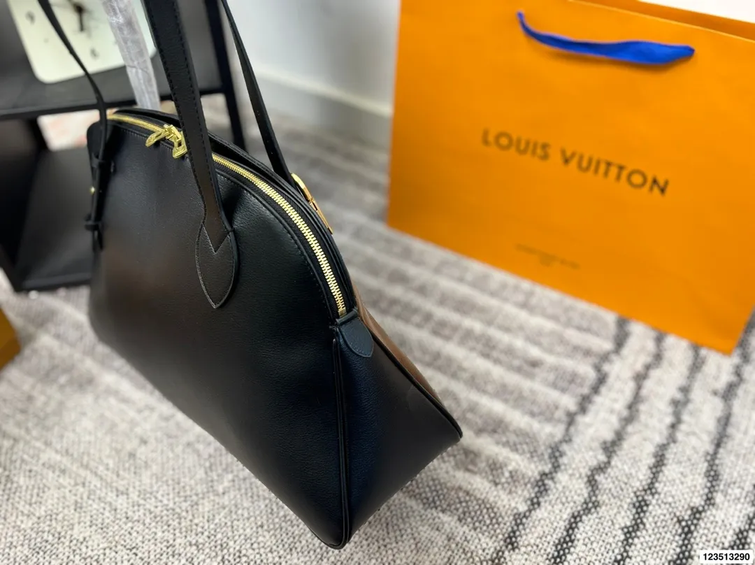 p140 无盒 LV 新款购物袋系列Low Key Hobo手袋中古系列锁头托特tote 可调节肩带点缀经典铭纹挂锁 尺寸43.26