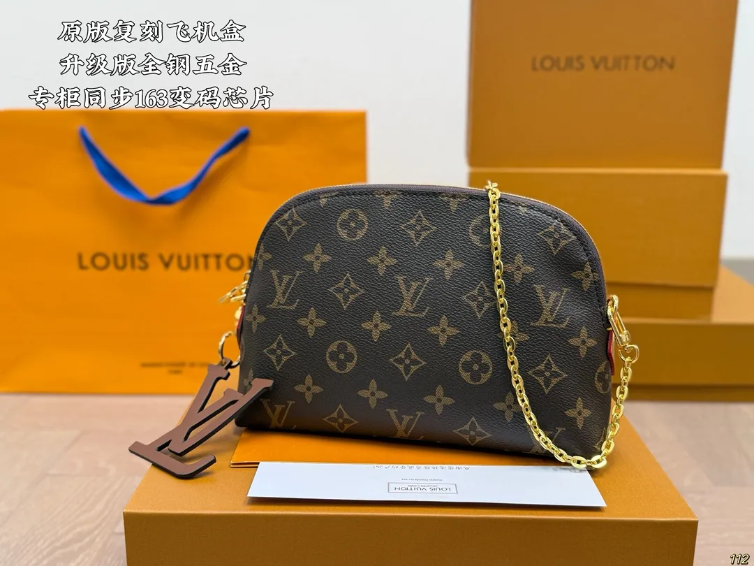 原版复刻&yen;135飞机盒 升级版全钢五金 专柜同步163变码芯片 LV老花经典贝壳包款 经久不衰啊啊 每年卖爆的款哈 必须推荐美眉们入wow 精心设计 质感绝对牛赞 看图咯 尺寸：22 15