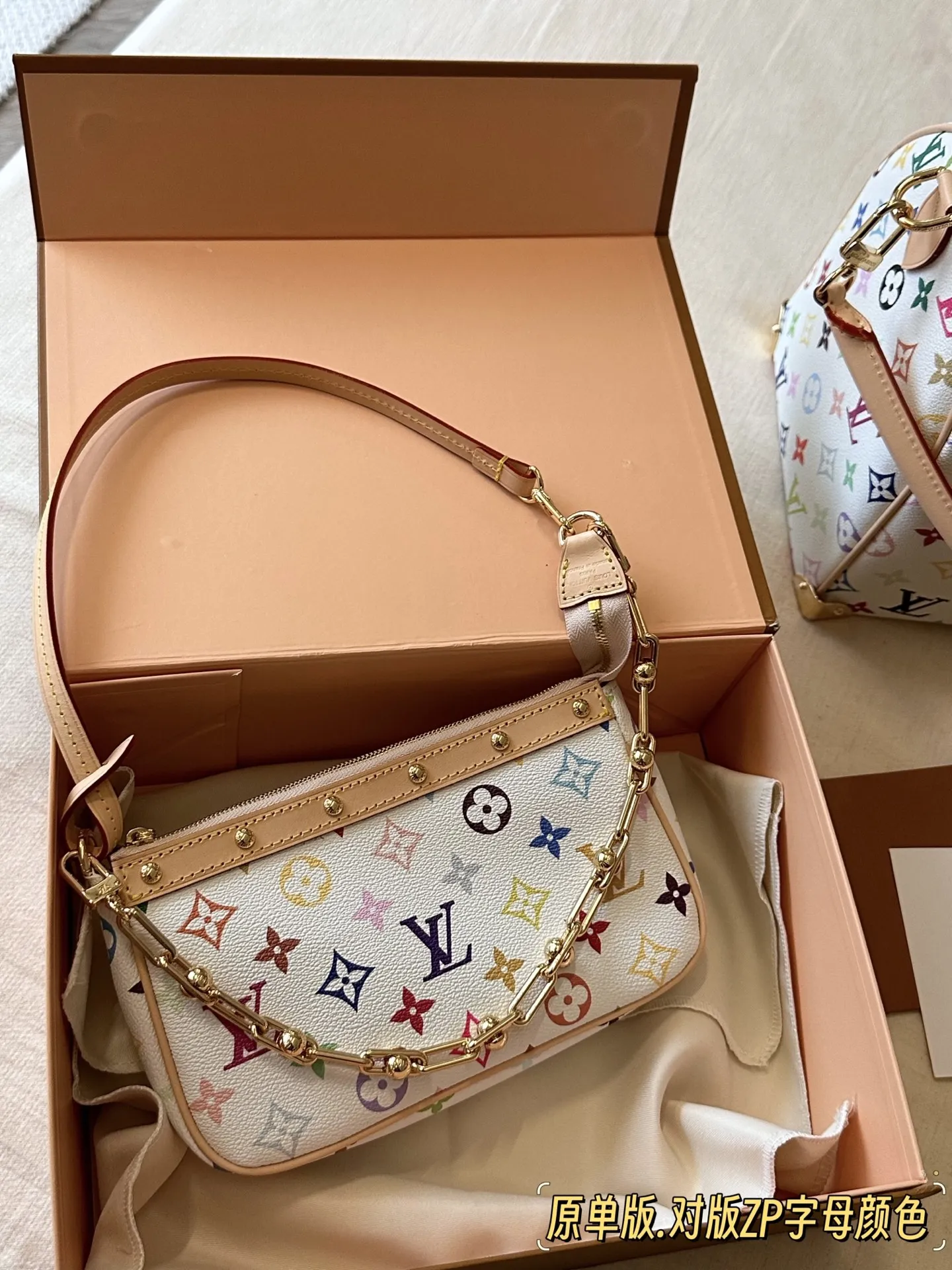 💰200 配盒 原单版 size：22*12cm L家 麻将包 ！复刻版 ⚠️短肩带！链条⛓️ 统统都有！！ 麻将包超百搭 真香腋下包