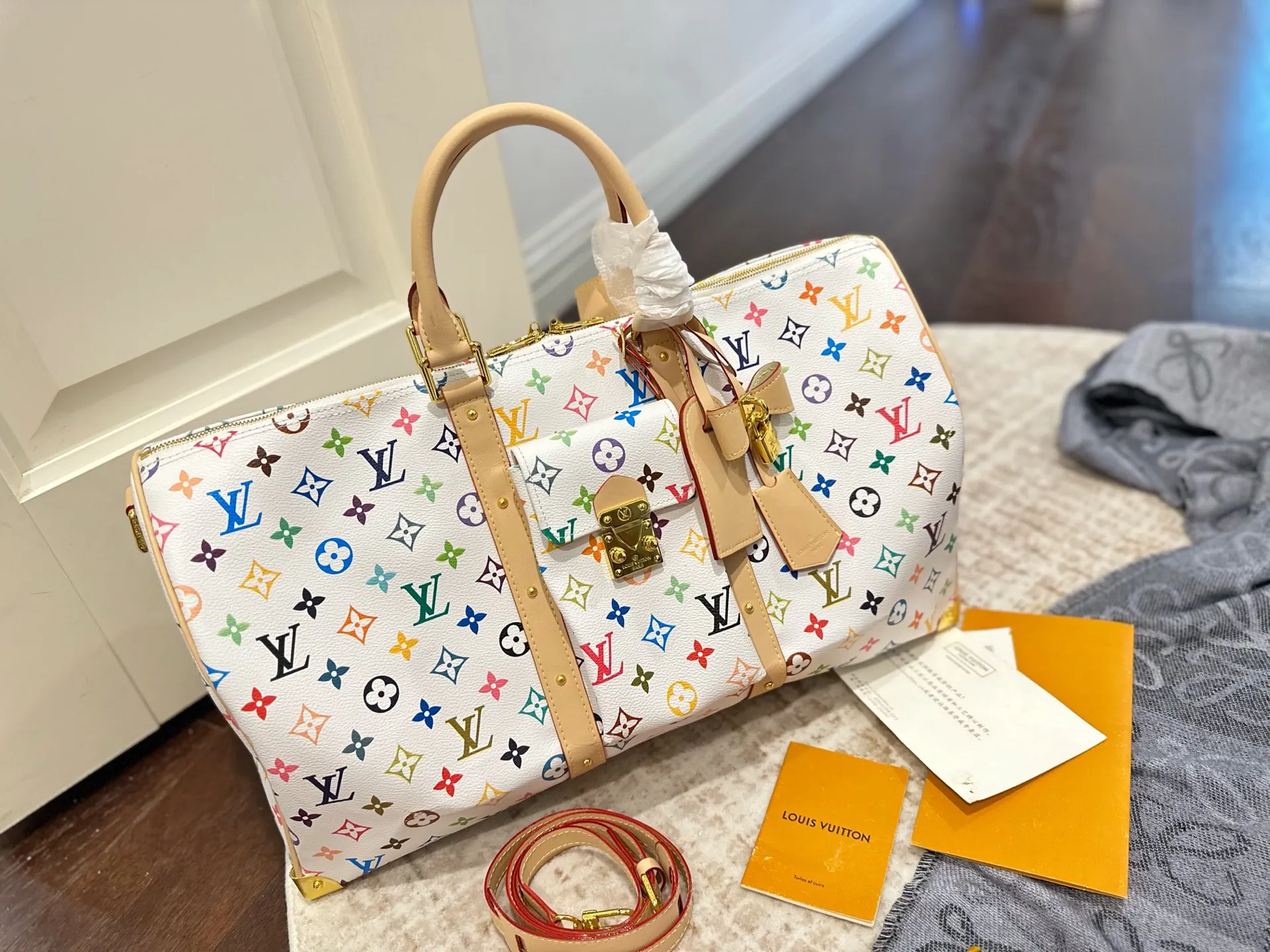 p220 尺寸 45cm 超酷中LV Keepall老花旅行袋 LVKeepall 出差旅行最常用的一只包 这是超酷的一只包 可以做健身包,也可做旅行袋 容量超级感人非常的实用! 出差三四天背这只包,衣服和洗漱用品完全足够!最主要是凹造型最棒了~ 马上爱豆出街的赶脚 路易威登Louis Vuitton 9VintageMusevie 中古店Iv keepall 老花手提包包