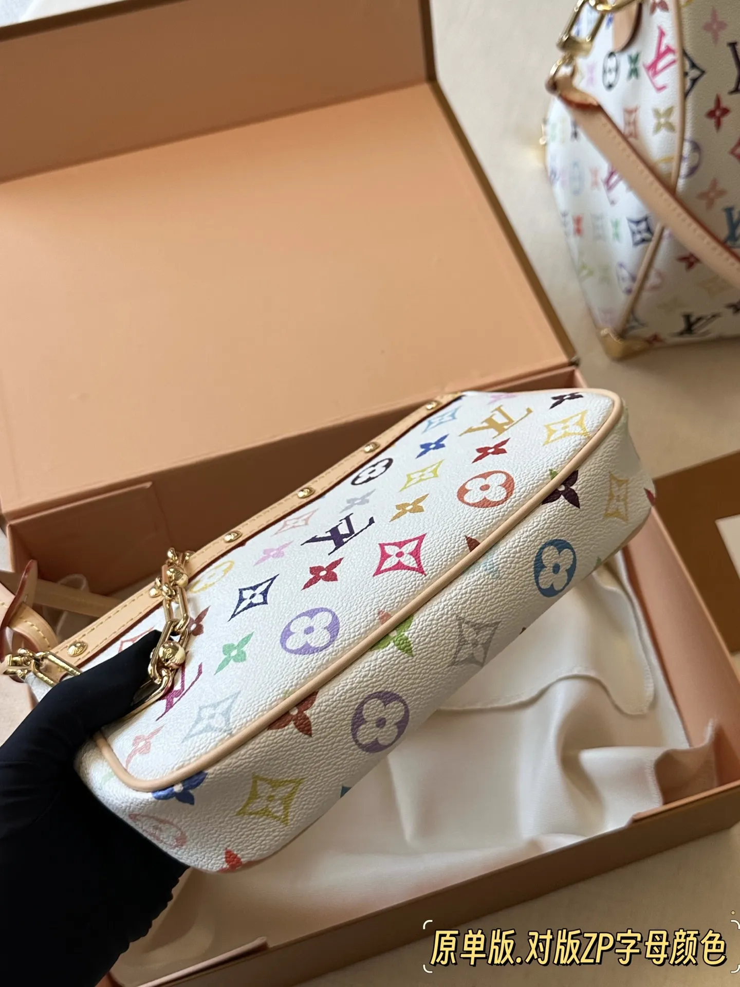 💰200 配盒 原单版 size:22*12cm L家 麻将包 !复刻版 ⚠️短肩带!链条⛓️ 统统都有!! 麻将包超百搭 真香腋下包