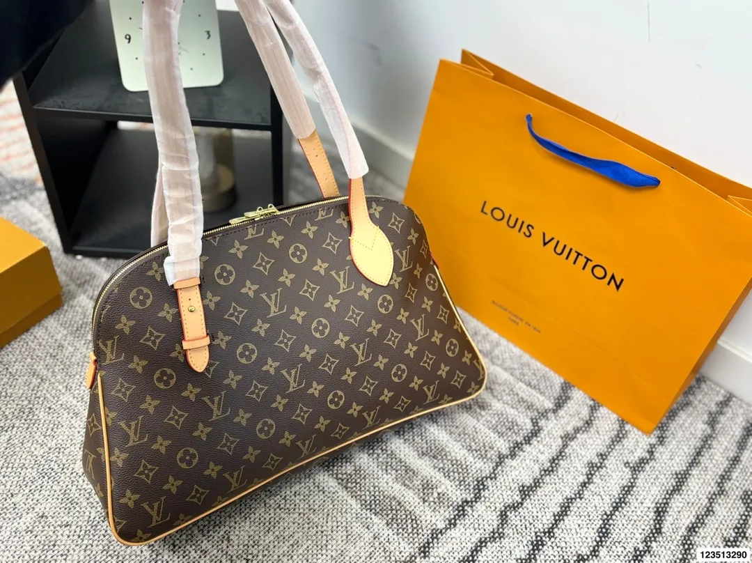 p140 无盒 LV 新款购物袋系列Low Key Hobo手袋中古系列锁头托特tote 可调节肩带点缀经典铭纹挂锁 尺寸43.26