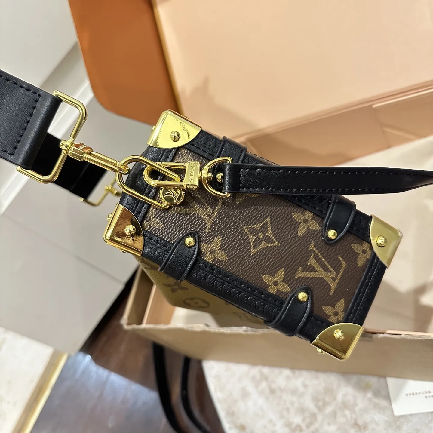 p200 官网双盒包装 size:23*16cm L家 25ss Ski系列盒子包王炸新款包 谷爱凌同款哦! 超级洋气 upupup Sidetrunk真的出一個愛一個