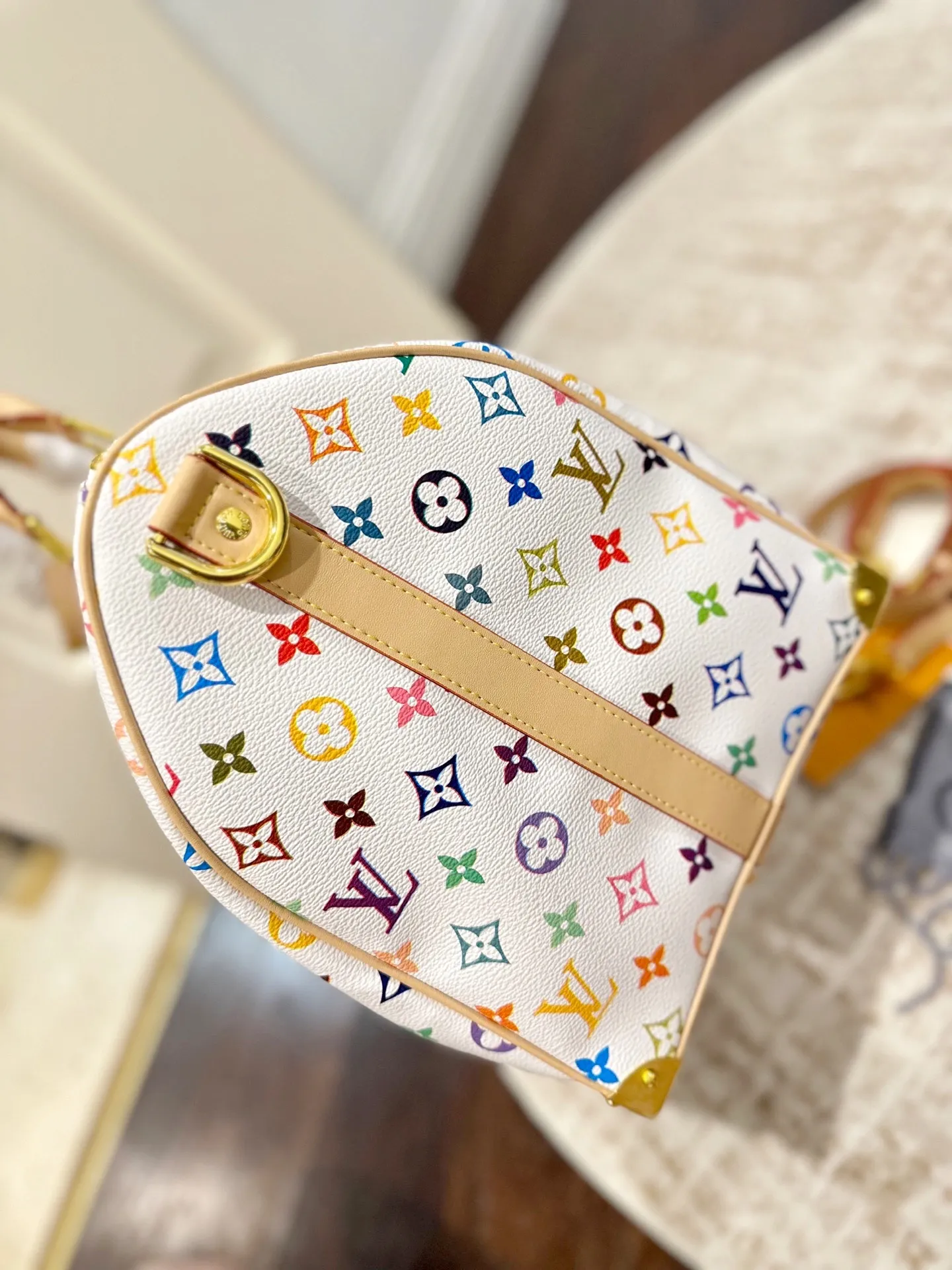 p220 尺寸 45cm 超酷中LV Keepall老花旅行袋 LVKeepall 出差旅行最常用的一只包 这是超酷的一只包 可以做健身包，也可做旅行袋 容量超级感人非常的实用! 出差三四天背这只包，衣服和洗漱用品完全足够!最主要是凹造型最棒了~ 马上爱豆出街的赶脚 路易威登Louis Vuitton 9VintageMusevie 中古店Iv keepall 老花手提包包