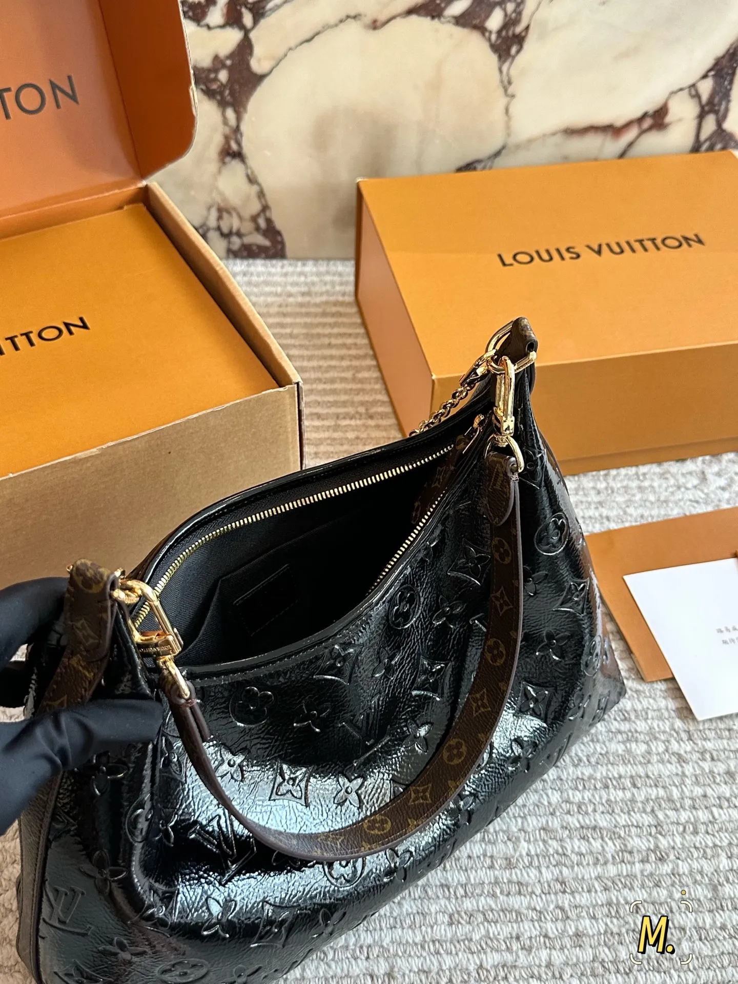 💰190 配盒 size 32 17cm L家 新款 上身简直不要太好看 斜挎、单肩、手拎！ 新尺寸真的很nice 搜索🔍Lv 水桶包