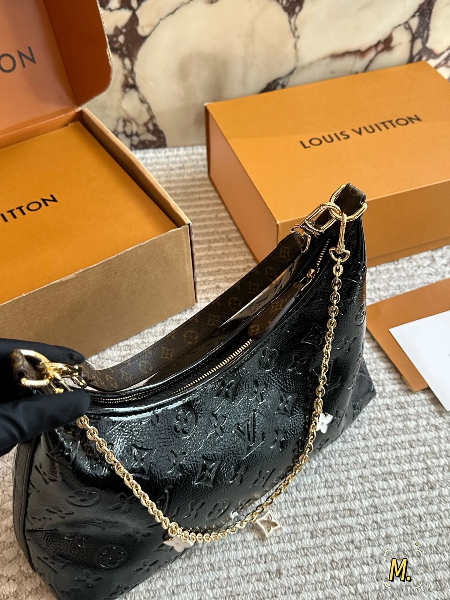 💰190 配盒 size 32 17cm L家 新款 上身简直不要太好看 斜挎、单肩、手拎！ 新尺寸真的很nice 搜索🔍Lv 水桶包