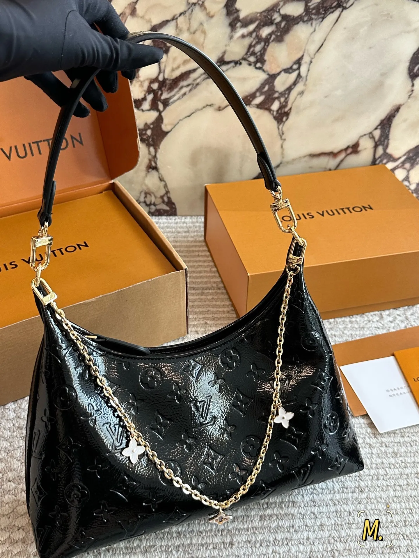 💰190 配盒 size 32 17cm L家 新款 上身简直不要太好看 斜挎、单肩、手拎！ 新尺寸真的很nice 搜索🔍Lv 水桶包