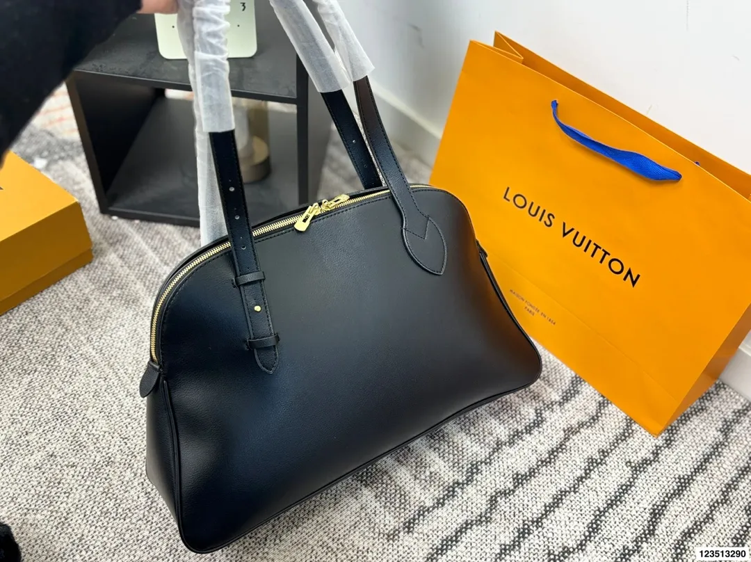 p140 无盒 LV 新款购物袋系列Low Key Hobo手袋中古系列锁头托特tote 可调节肩带点缀经典铭纹挂锁 尺寸43.26