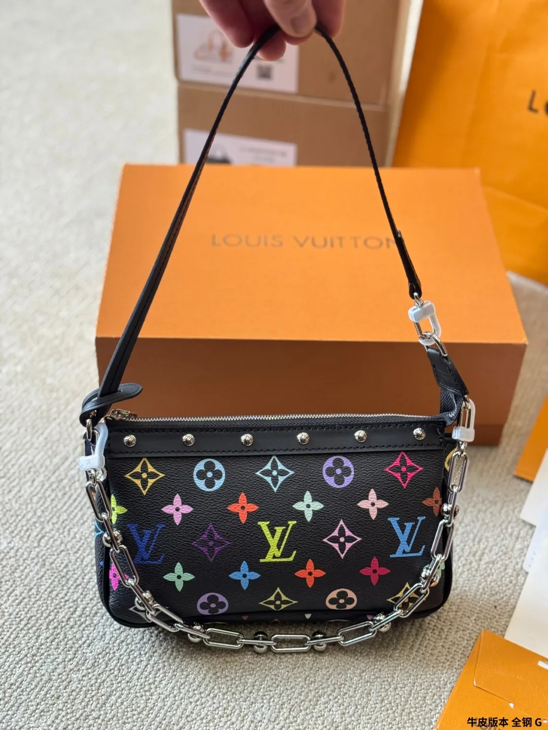 牛皮版本 全钢 p200 LV村上隆联名款麻将包 2025早春走秀款 枕头包 LV/路易威登 新款经典枕头包单肩斜挎女包 尺寸20 13cm 折叠盒包装