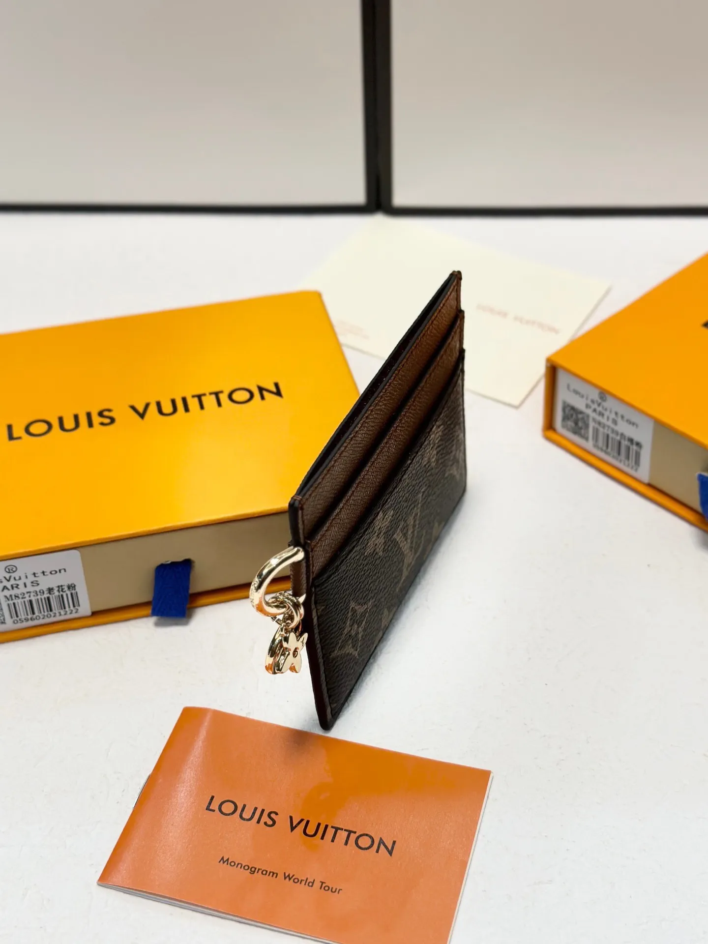 P70🎀🎀颜色 老花 老花粉 老花黑 白格🎀尺寸 10x5🎀纯皮卡包 超级自留。两用卡包钱包👛卡位钞票位 特别实用