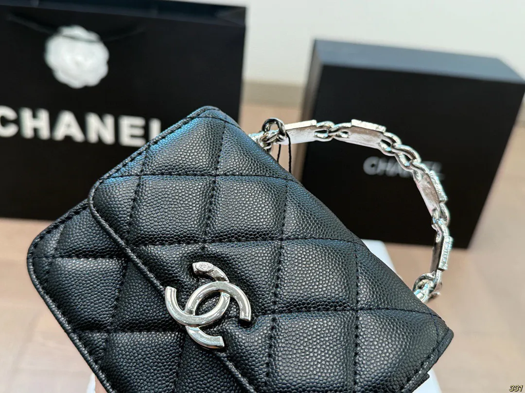 ¥140飞机盒 Chanel迷你包链条包 搭配很适这季节 香奈儿 复古氛围感瞬间拉满 尺寸: 13 10