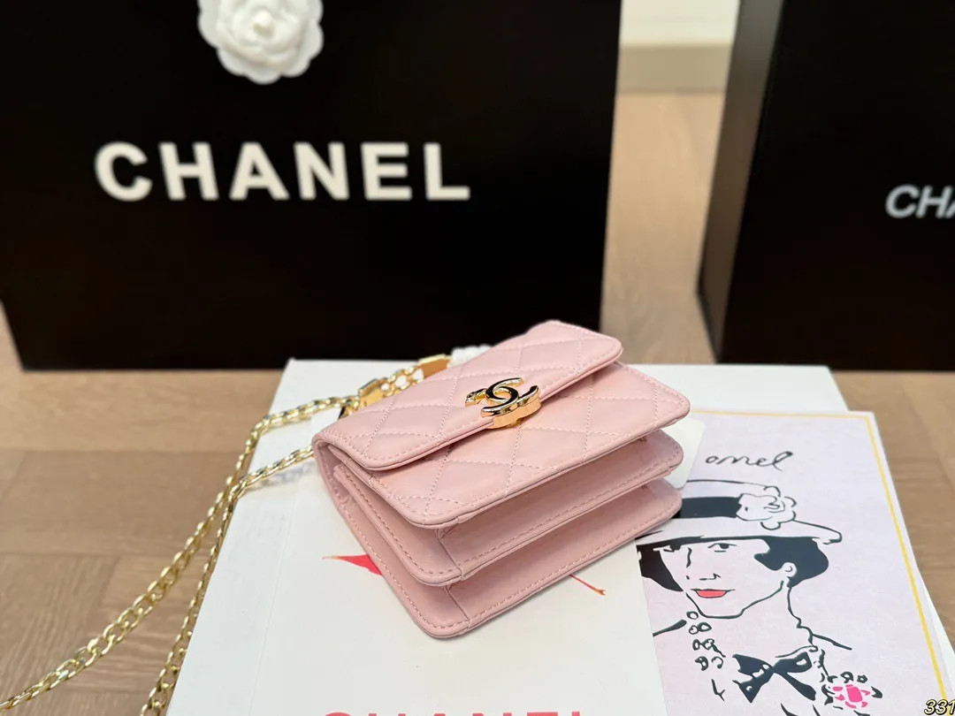 💰140 配盒 size：13*10cm 小香家 22s珐琅手柄小废包/零钱包/口红包 搭配K金五金 简直无法抗拒 coco珐琅镂空手柄能不爱吗