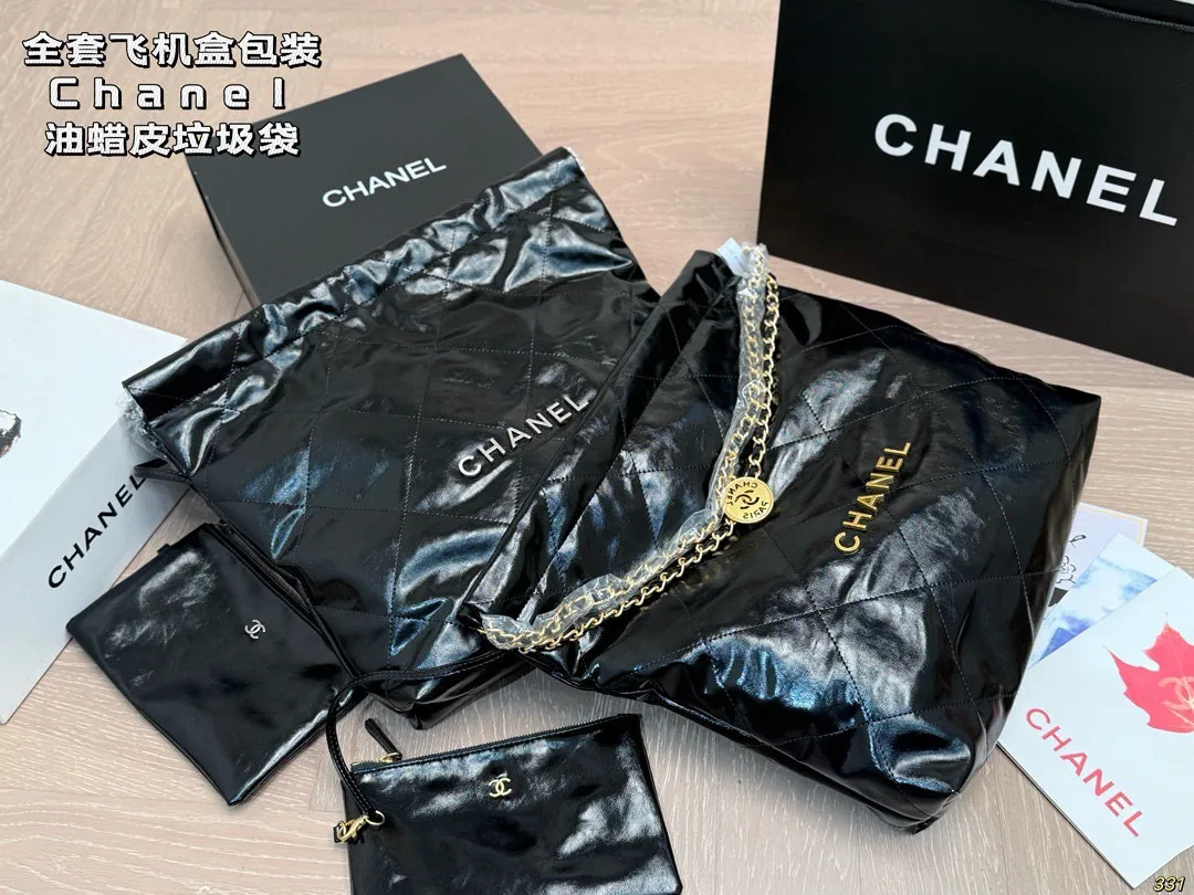 &yen;180全套飞机盒包装 油蜡皮香奈儿金币包购物袋 Chanel22bag垃圾袋真的太美啦 高级的情冷感扑面而来 超级酷 可盐可甜 给你淡淡的清新 日常出街首选 尺寸：39 42