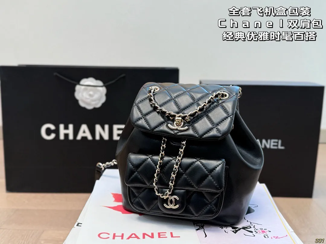 &yen;190全套飞机盒包装 香奈儿 Chanel双肩包 拿到手里才能感觉到它的魅力 经典百搭 优雅大气 时尚休闲 上身绝美 这份质感 小仙女们值得拥有 尺寸：17 18